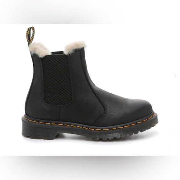 NWT Dr. Martens 2976 Faux Fur Lined Leather Chelsea in Black Burnished Wyoming - Picture 4 of 15